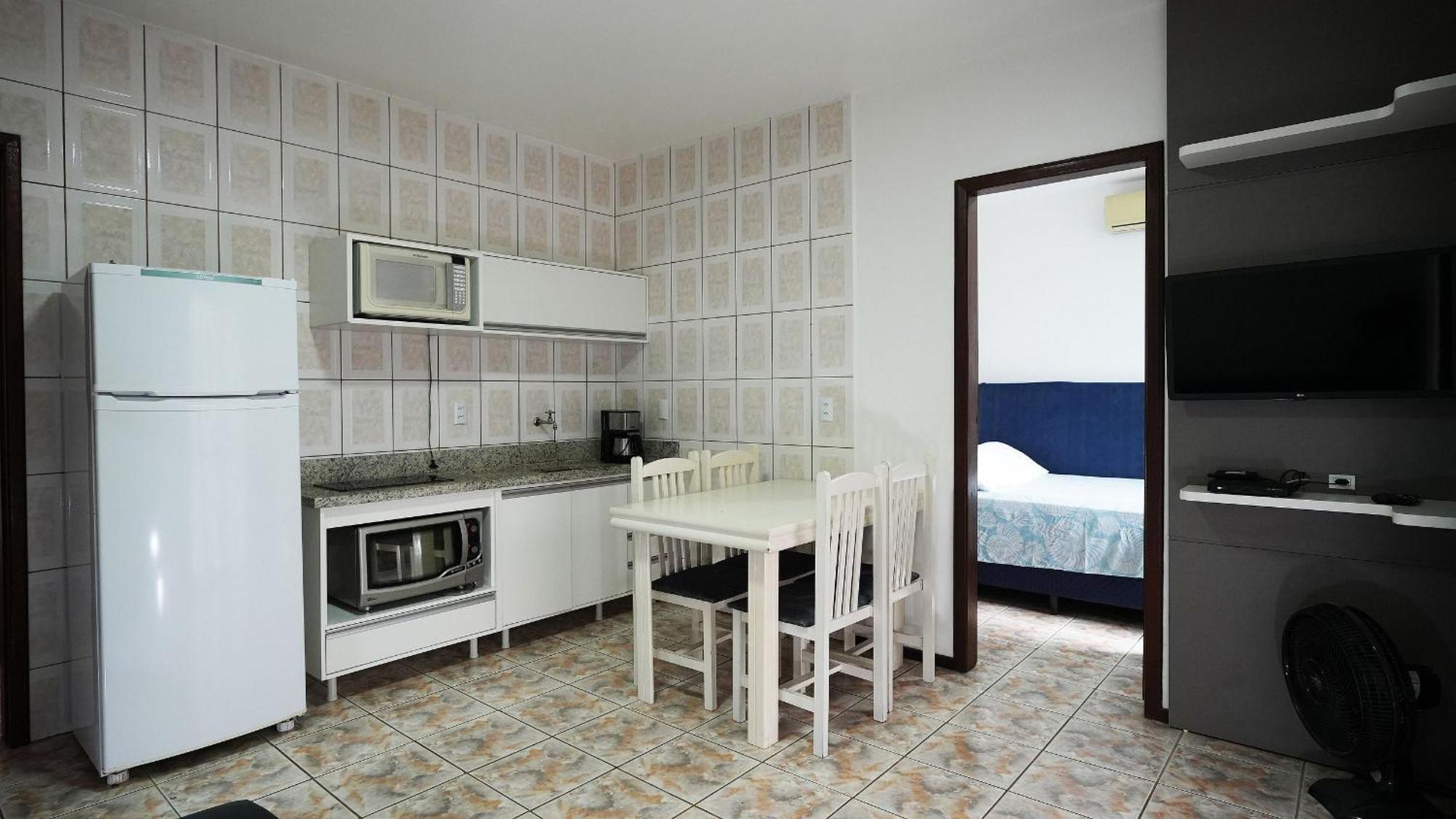 Residencial Adolfo - Mestre Naro Bombinhas Exterior photo